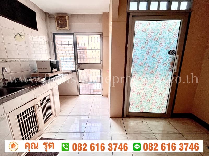 ขาย ทาวน์เฮาส์ 2 ชั้น หมู่บ้าน วรารักษ์ รังสิต-คลอง3